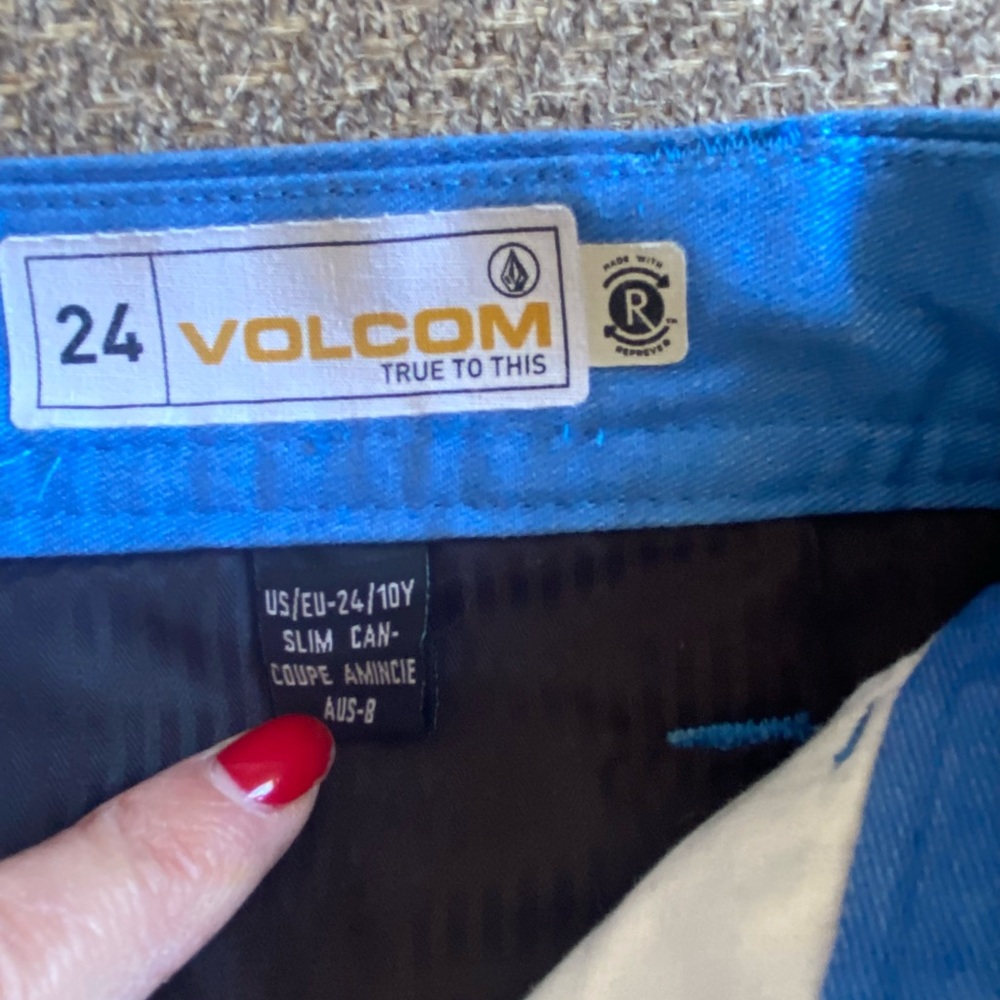 Volcom Shorts - Picture 4 of 4